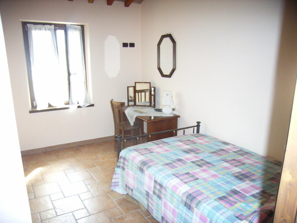Agriturismo Biologico Villa Rosa Monte Guiduccio Habitación foto