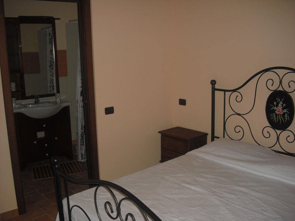 Agriturismo Biologico Villa Rosa Monte Guiduccio Habitación foto